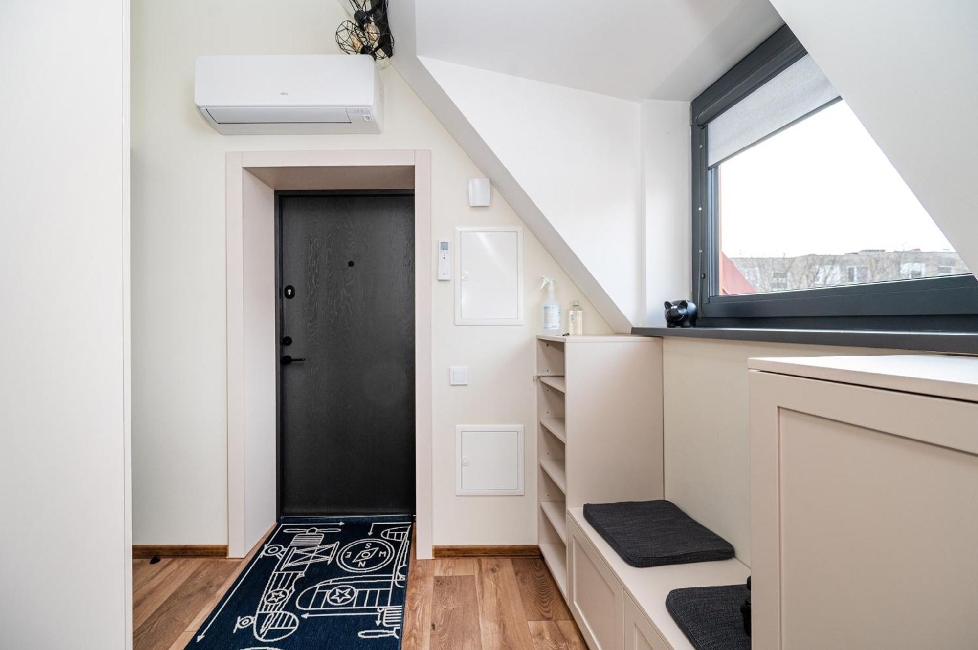 Cozy Central Attic Self Check In VNO Exteriör bild